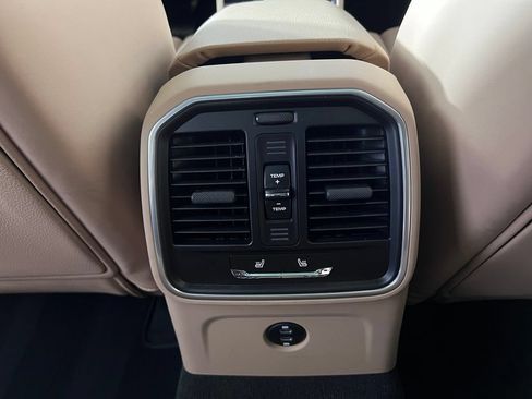 Certified 2026 Porsche Macan AWD/4WD image 26
