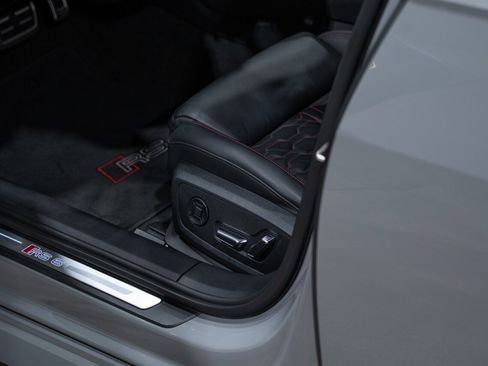 Used 2022 Audi RS 6 4.0T quattro Avant w/ Carbon Optic Package image 24