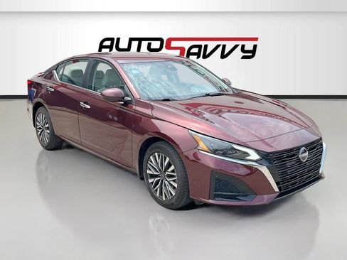 Used 2023 Nissan Altima 2.5 SV AWD/4WD image 1