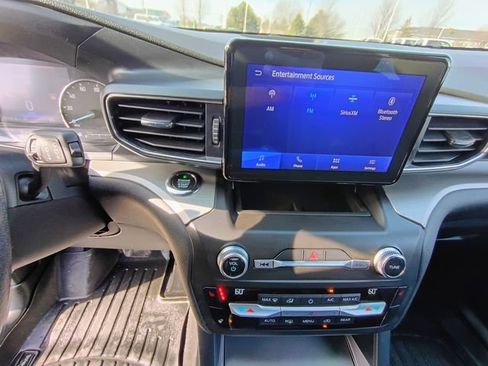 Used 2020 Ford Explorer XLT w/ Equipment Group 202A image 30