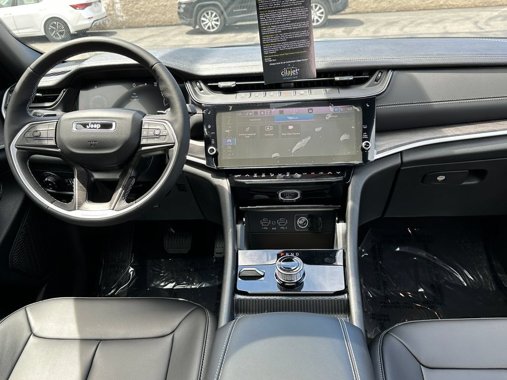 New 2026 Jeep Grand Cherokee L Limited w/ Limited Altitude Package AWD/4WD image 19