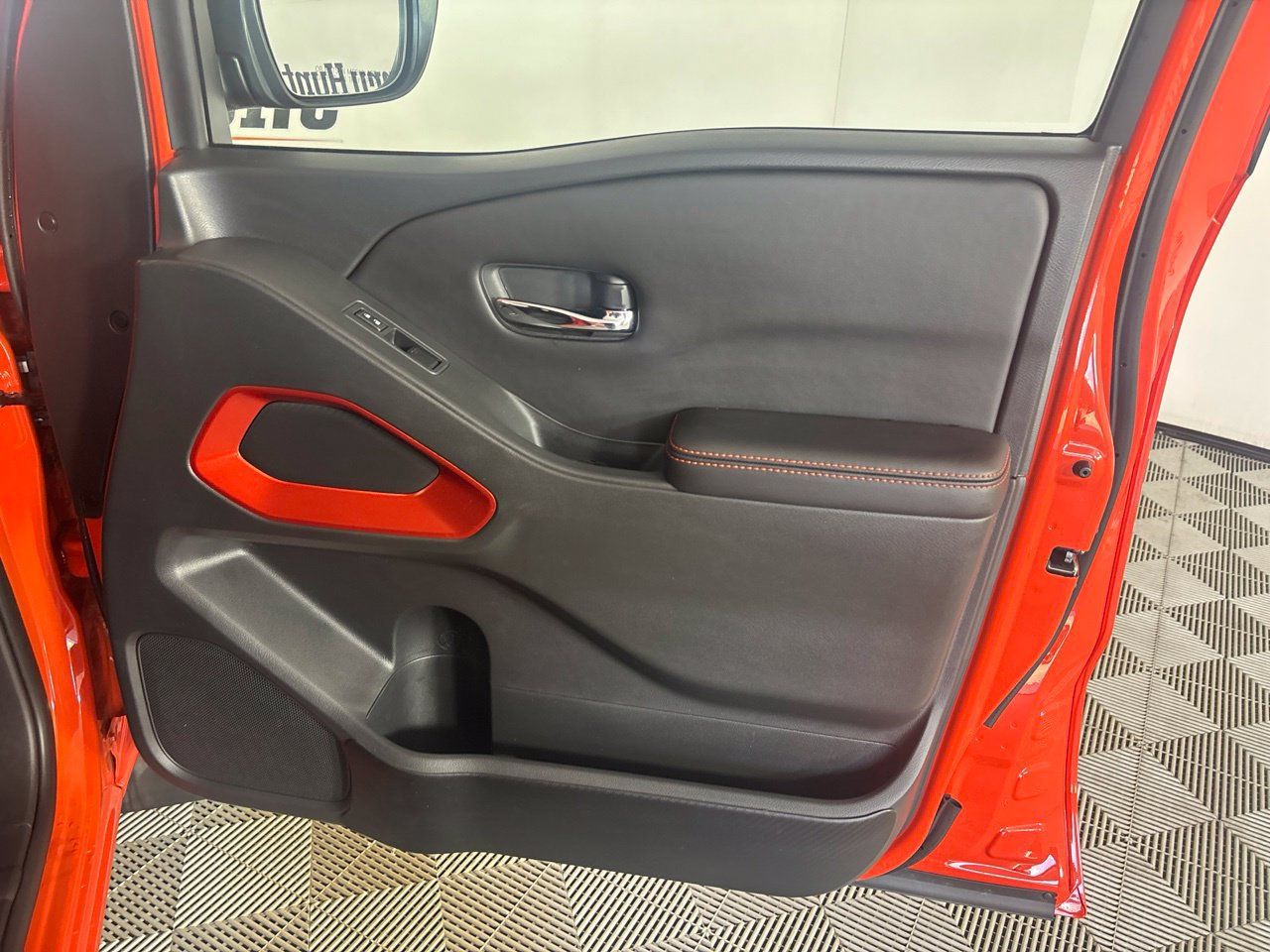 Used 2025 Nissan Frontier PRO-4X w/ Interior Protection Package AWD/4WD image 33