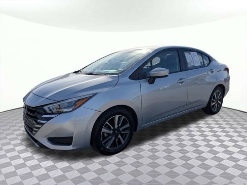 Used 2025 Nissan Versa SV image 7