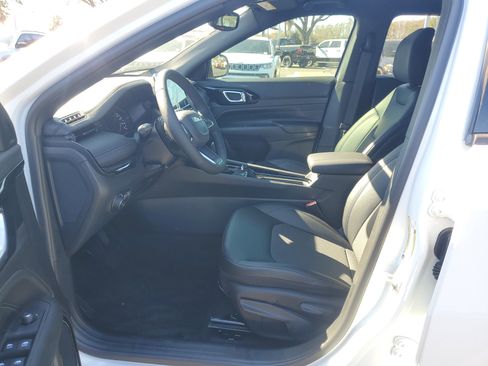 New 2026 Jeep Compass Latitude image 8