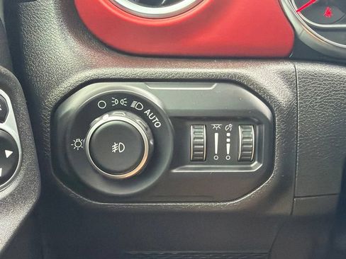 Used 2019 Jeep Wrangler Unlimited Rubicon AWD/4WD image 43