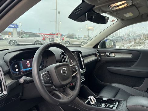 Certified 2023 Volvo XC40 B5 Plus w/ Driver Assist Package image 17