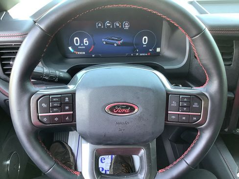 Used 2024 Ford Expedition Limited image 16