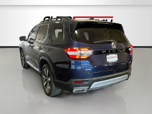 Used 2025 Honda Pilot Touring image 5