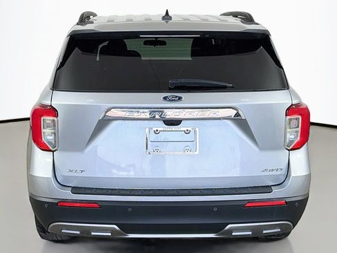 Used 2023 Ford Explorer XLT w/ Equipment Group 202A AWD/4WD image 13
