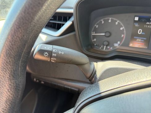 Used 2025 Toyota Corolla LE FWD image 18