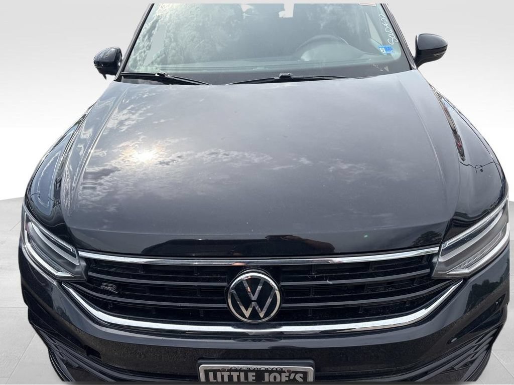 Used 2022 Volkswagen Tiguan SE R-Line AWD/4WD image 3