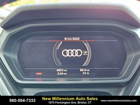 Used 2025 Audi Q4 e-tron Premium w/ Convenience Package image 31