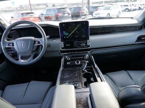 Used 2018 Lincoln Navigator Reserve w/ Technology Package image 28