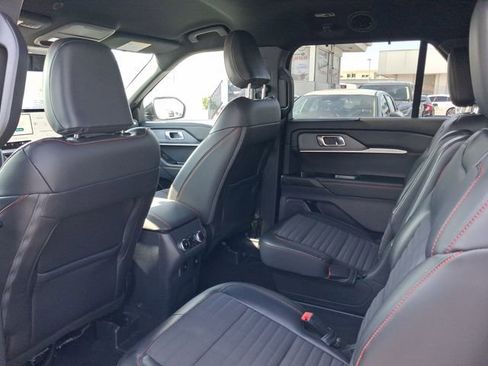 Used 2025 Ford Explorer ST-Line w/ Premium Package RWD image 5