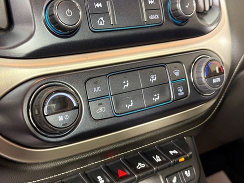 Used 2021 GMC Canyon Denali image 16