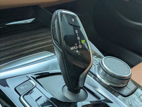 Used 2019 BMW 540i image 8