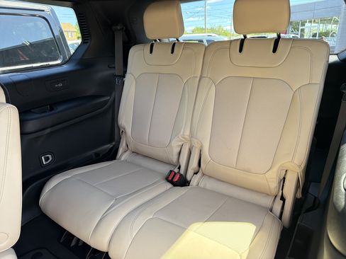Certified 2024 Jeep Grand Cherokee L Limited w/ Luxury Tech Group II AWD/4WD image 13