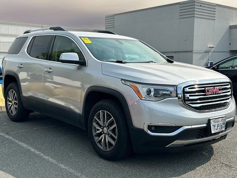Used 2017 GMC Acadia SLE w/ Driver Alert Package I FWD image 2