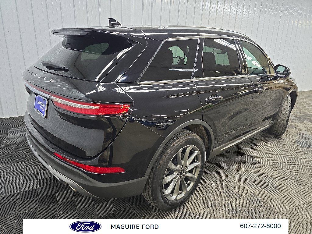 Used 2021 Lincoln Corsair AWD w/ Premium Package image 10
