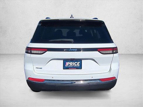 Used 2023 Jeep Grand Cherokee 4WD 4xe image 7