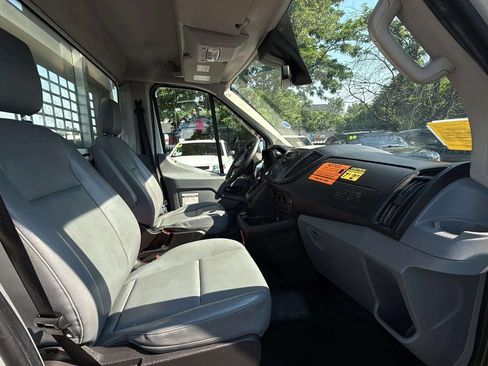 Used 2018 Ford Transit 250 138 RWD image 10