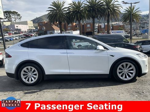 Used 2017 Tesla Model X 75D image 3