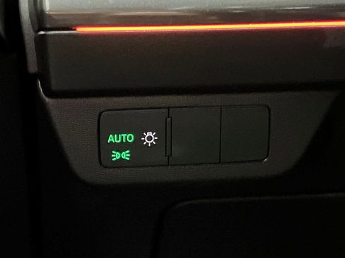 Used 2022 Audi Q4 e-tron Premium Plus image 32