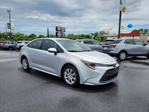Used 2024 Toyota Corolla LE FWD image 8