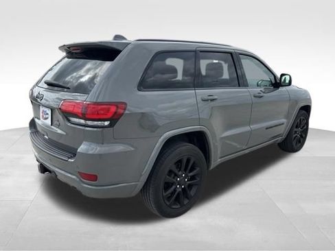 Used 2021 Jeep Grand Cherokee Laredo X AWD/4WD image 4