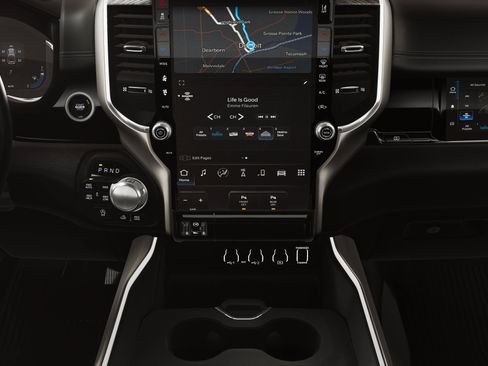 New 2026 RAM 1500 Laramie AWD/4WD image 3
