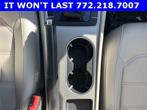 Certified 2022 Volkswagen Passat 2.0T SE image 19