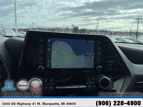 Used 2022 Toyota Highlander XLE image 22