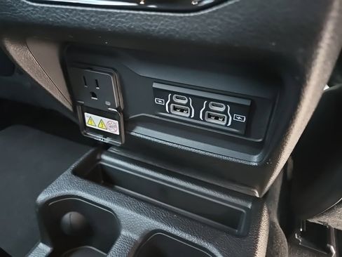 Used 2025 Jeep Grand Cherokee L Limited w/ Luxury Tech Group II image 92