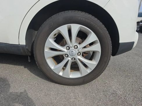 Used 2016 Kia Soul ! FWD image 11