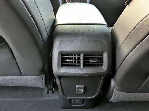 Used 2022 Chevrolet Equinox RS w/ Infotainment Package FWD image 17