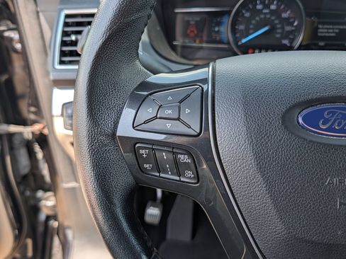 Used 2019 Ford Explorer Limited w/ Ford Safe & Smart Package FWD image 15