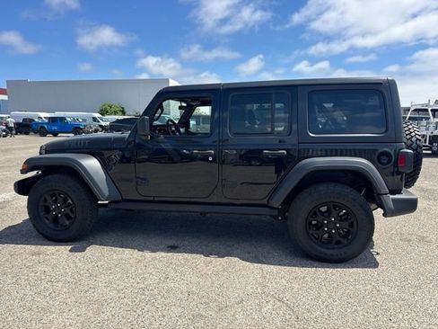 Used 2021 Jeep Wrangler Unlimited Sport AWD/4WD image 8