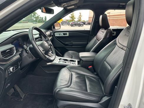 Used 2023 Ford Explorer Platinum image 27