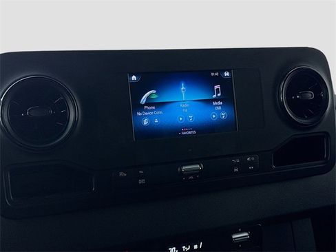 Used 2023 Mercedes-Benz Sprinter 2500 image 21