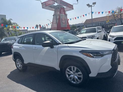 Used 2025 Toyota Corolla Cross L image 2