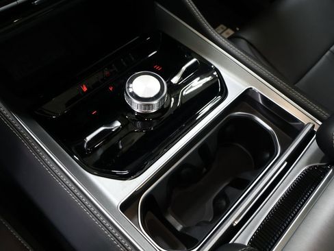New 2026 Jeep Grand Wagoneer L Limited AWD/4WD image 26