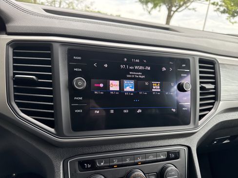 Used 2020 Volkswagen Atlas Cross Sport SE FWD image 27