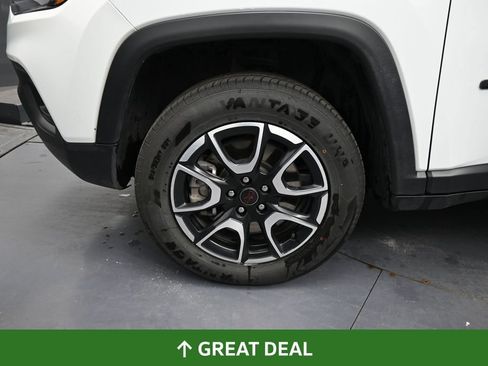 Used 2025 Jeep Compass Trailhawk AWD/4WD image 15