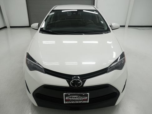 Used 2017 Toyota Corolla LE FWD image 2