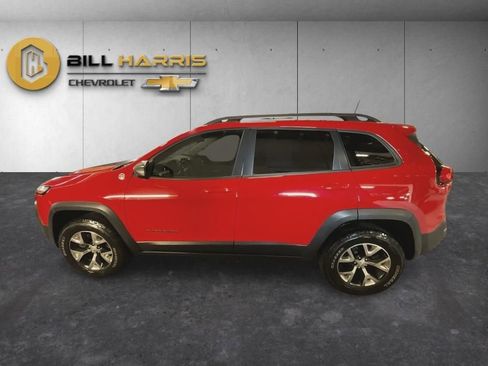 Used 2017 Jeep Cherokee Trailhawk AWD/4WD image 11