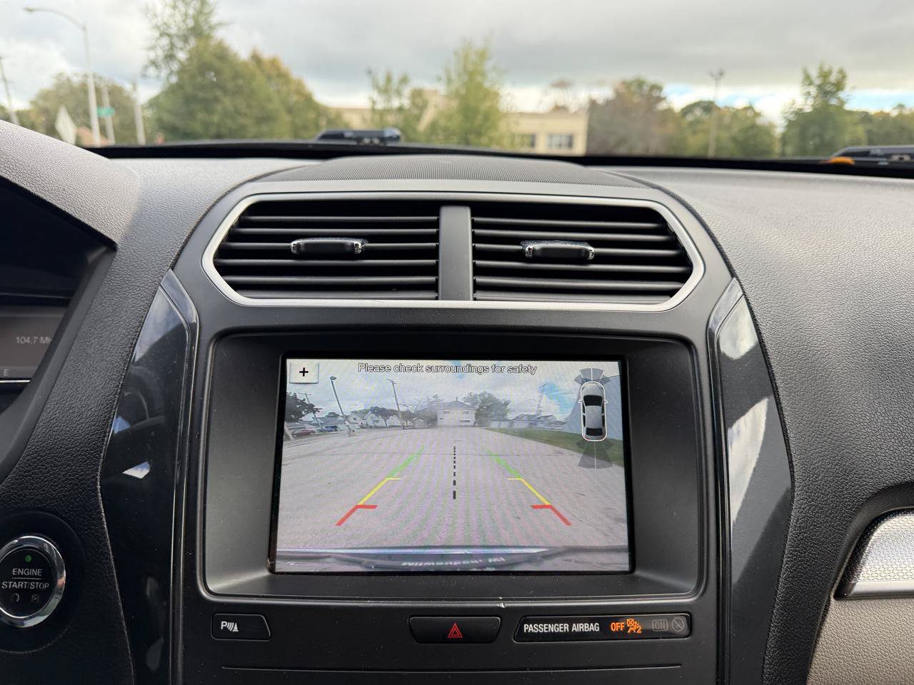 Used 2018 Ford Explorer XLT w/ Equipment Group 202A AWD/4WD image 14