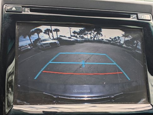 Used 2017 Toyota Camry XLE image 22