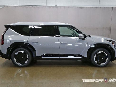 New 2026 Kia EV9 Land image 14