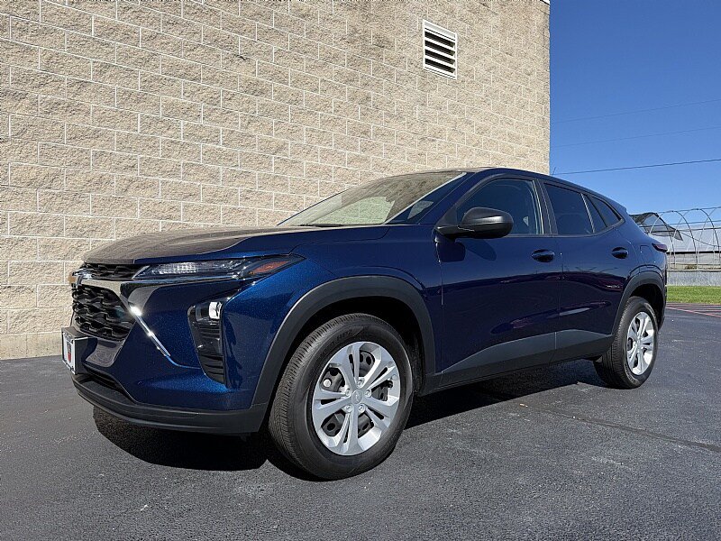 Used 2024 Chevrolet Trax LS FWD image 4