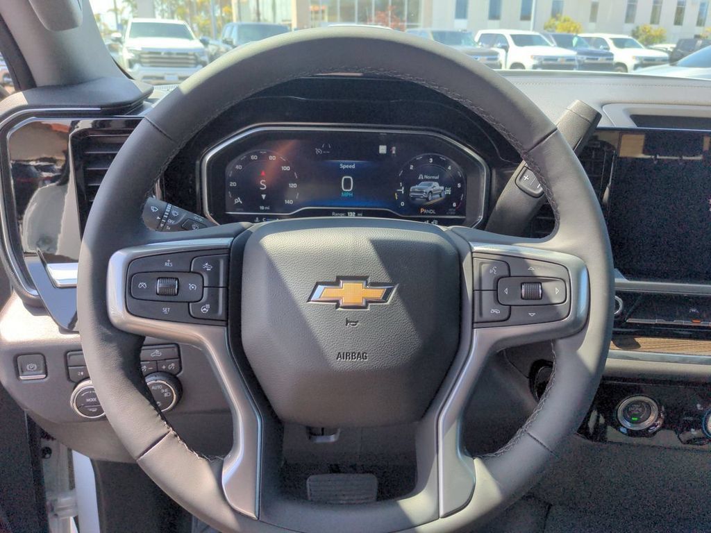 Used 2023 Chevrolet Silverado 1500 LT AWD/4WD image 11